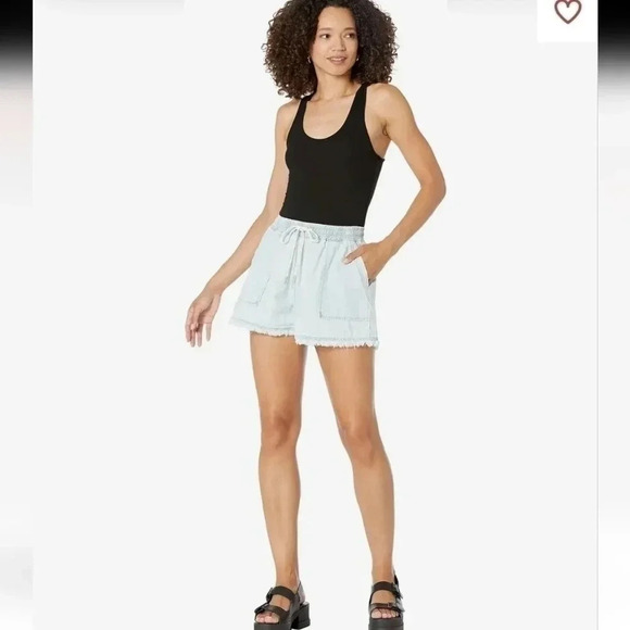 Blank NYC Lightwash Denim Elastic Waist Drawstring Shorts in Doing Too Much XS - Picture 1 of 12